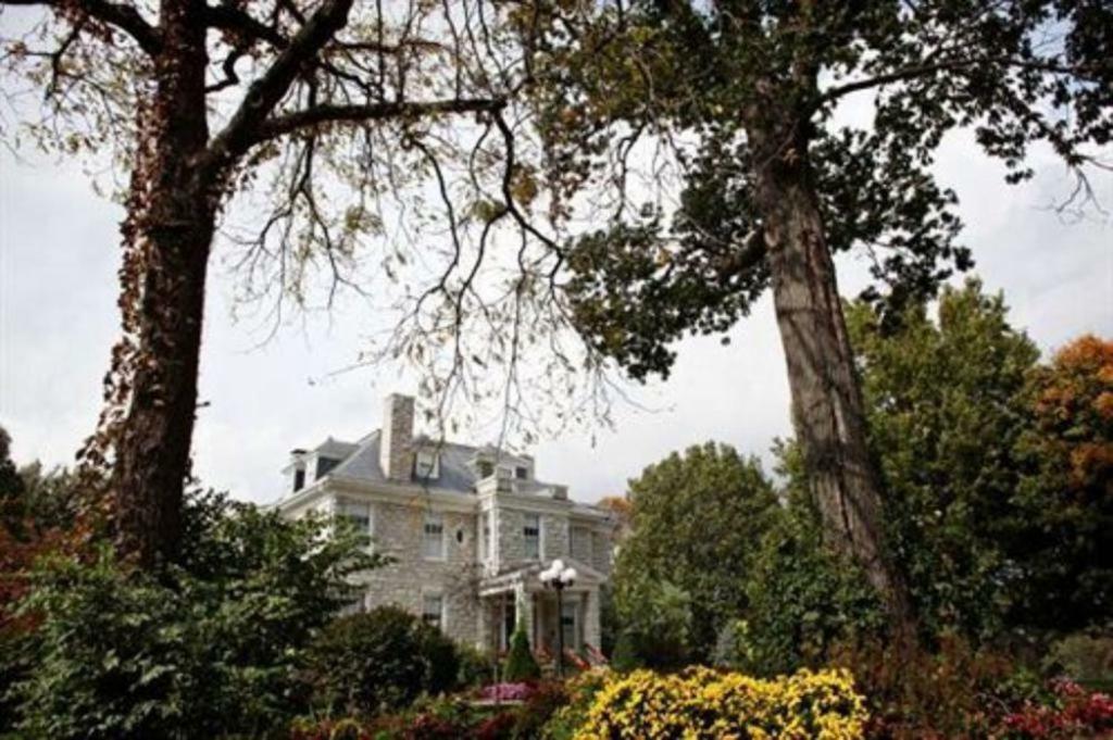 Hawthorn Bed And Breakfast Independence Exterior photo